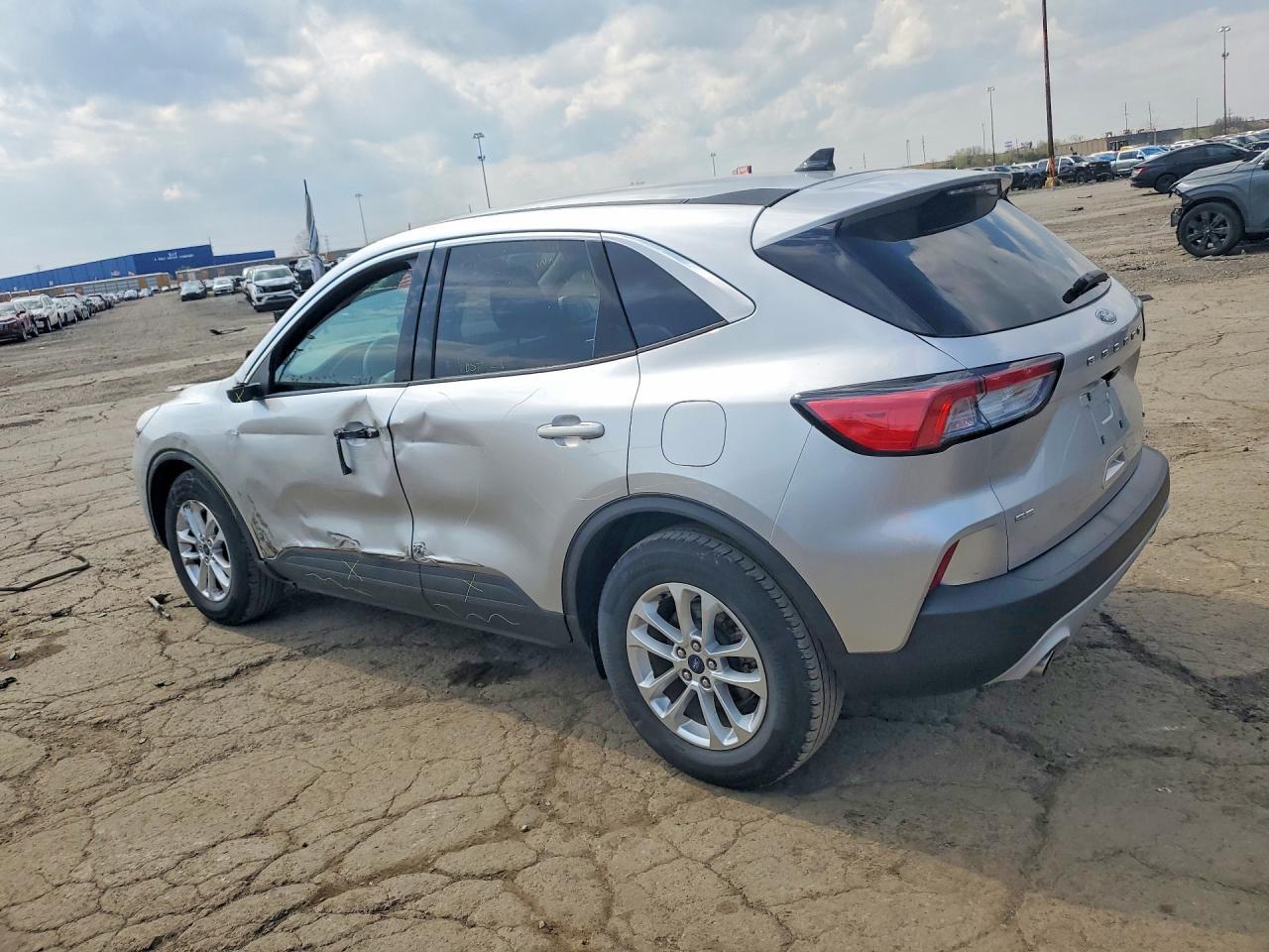 2020 Ford Escape Se - Фото 2