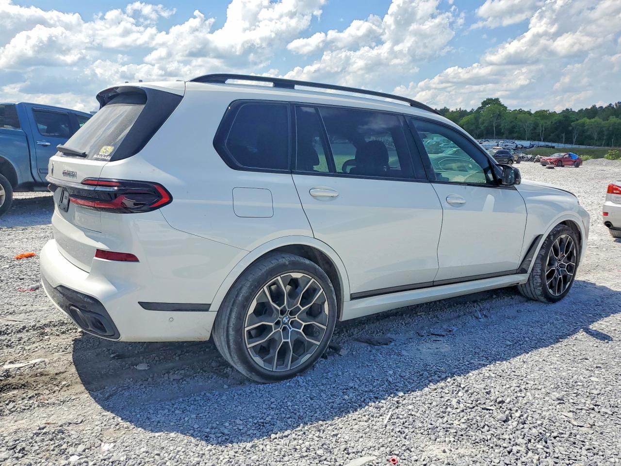 2026 BMW X7 M60I - Фото 3