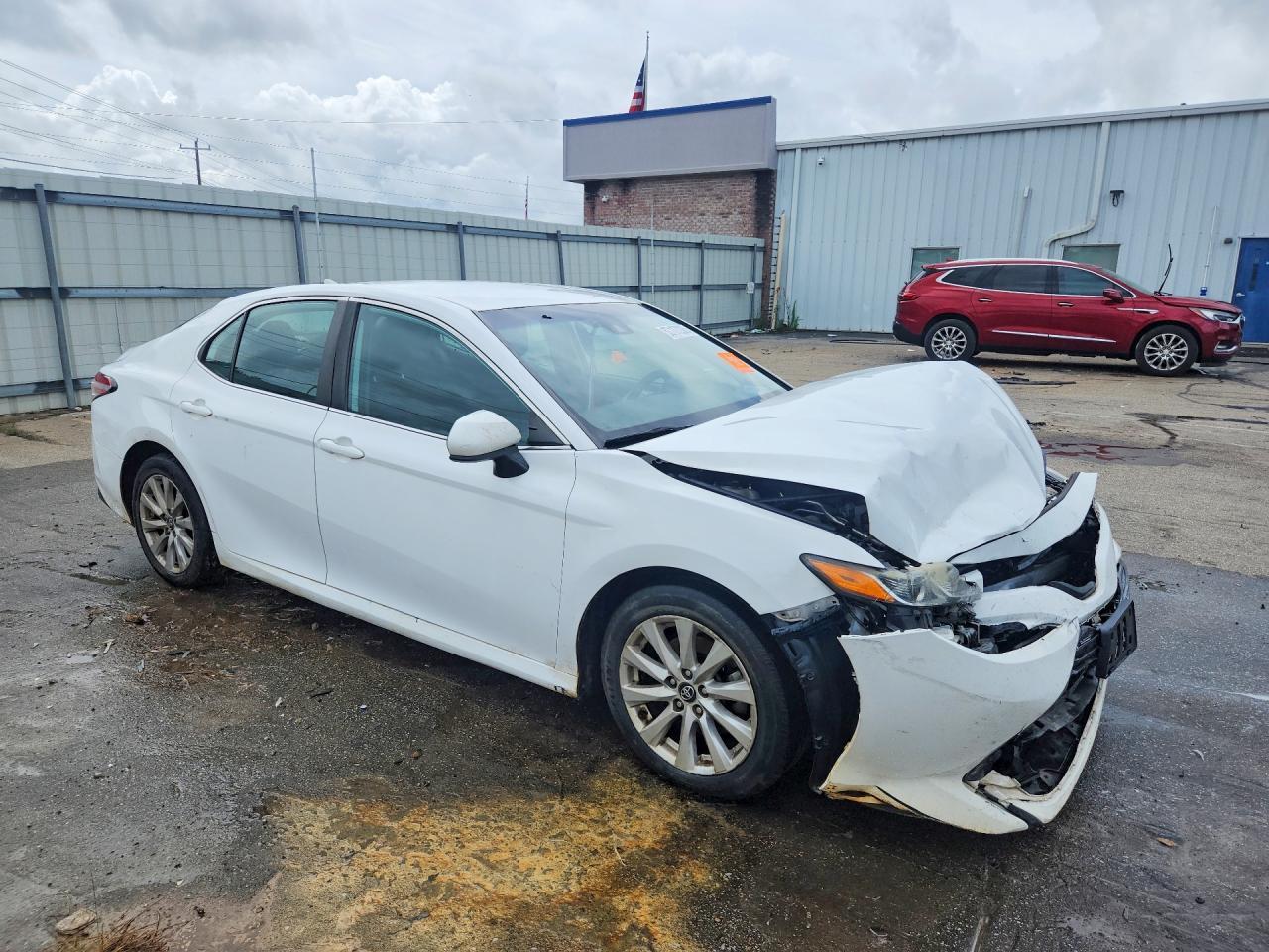 2019 Toyota Camry Le - Фото 4