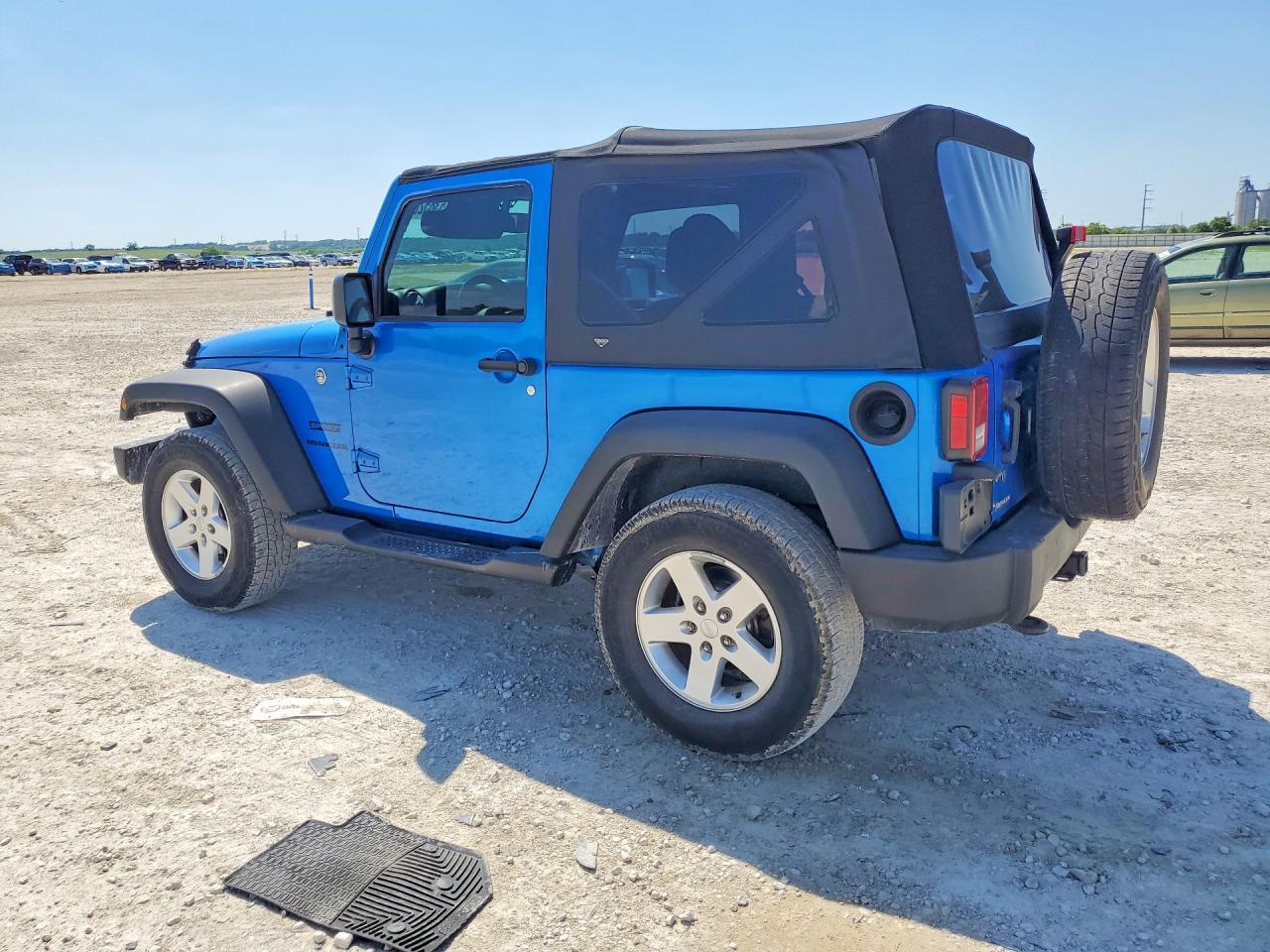 2016 Jeep Wrangler Sport - Фото 2
