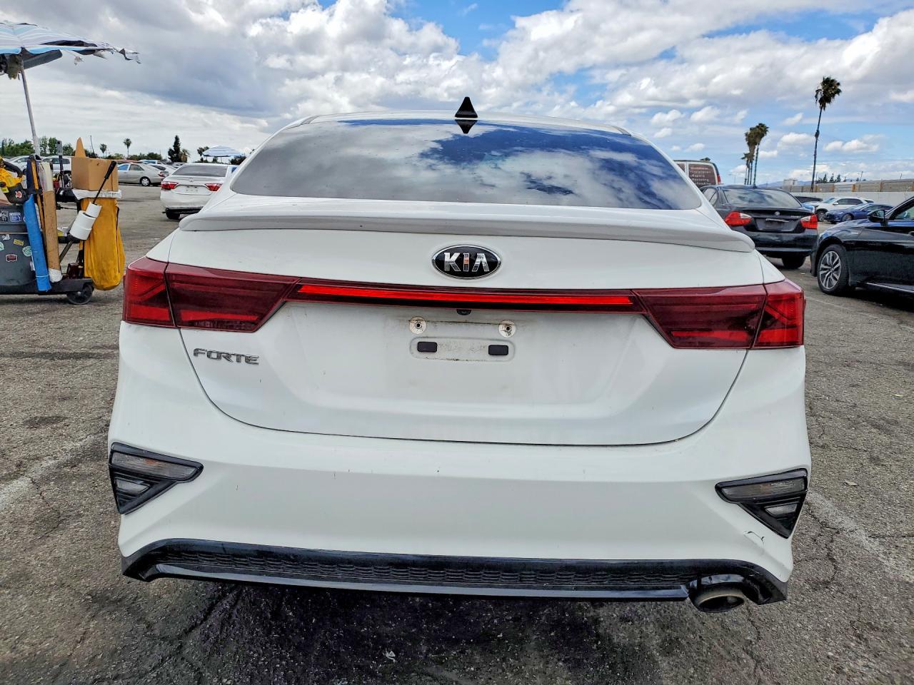 2021 Kia Forte Lxs - Image 6