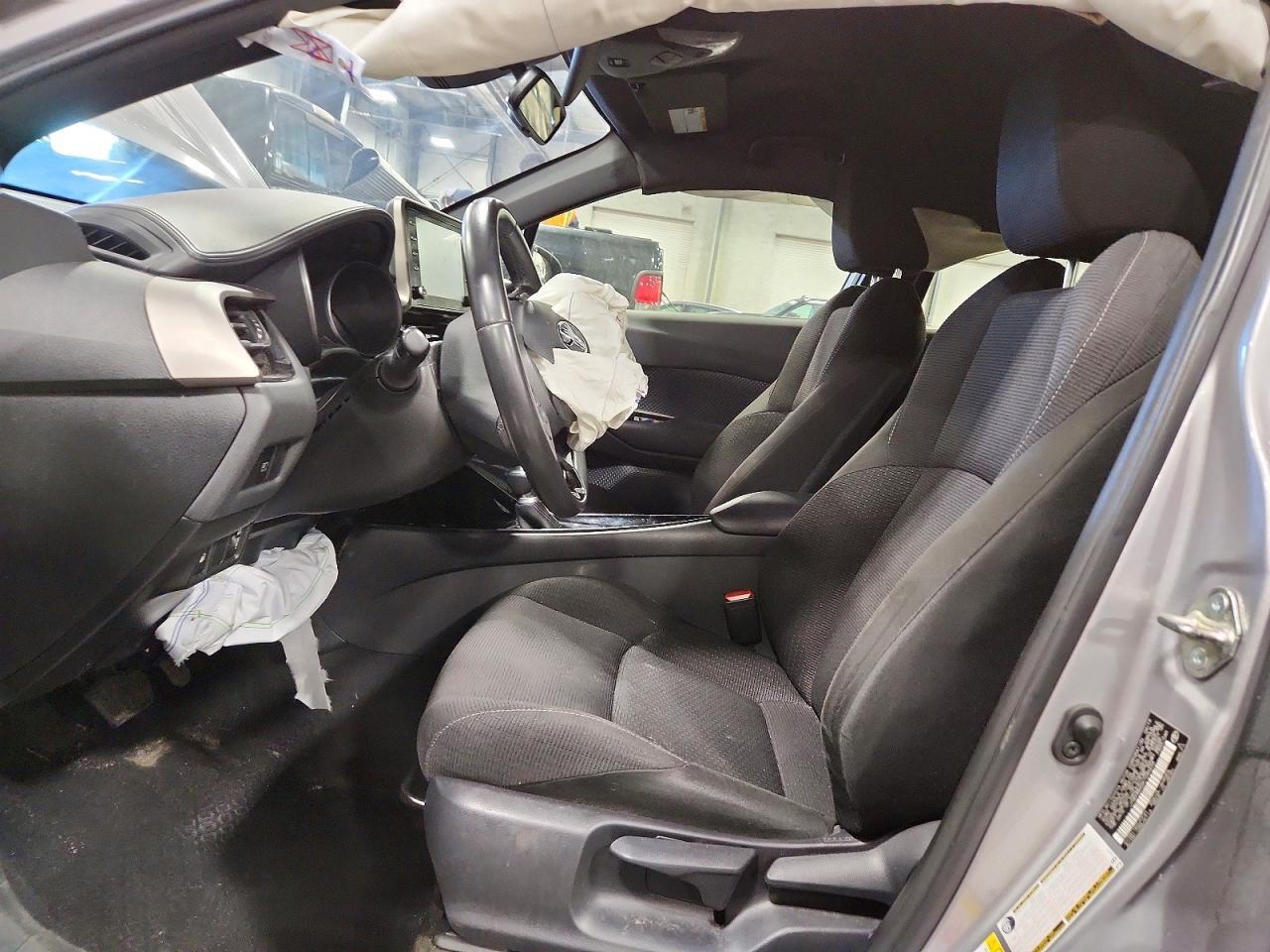 2019 Toyota C-Hr Xle - Image 7
