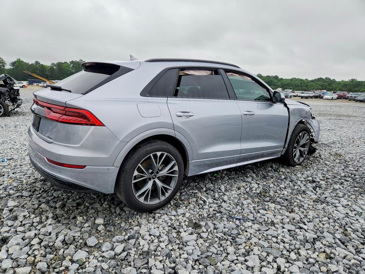 2021 Audi Q8 Premium - Фото 3