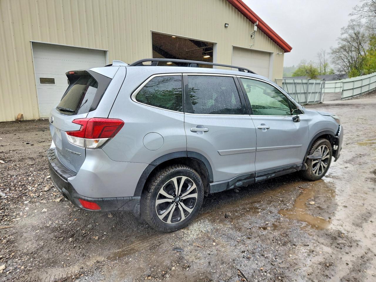 2022 Subaru Forester Limited - Image 3