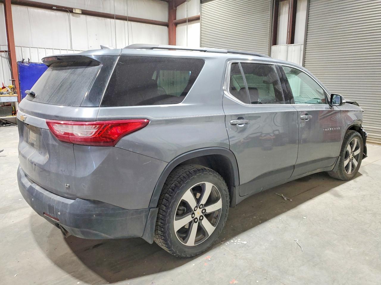 2019 Chevrolet Traverse Lt - Image 3
