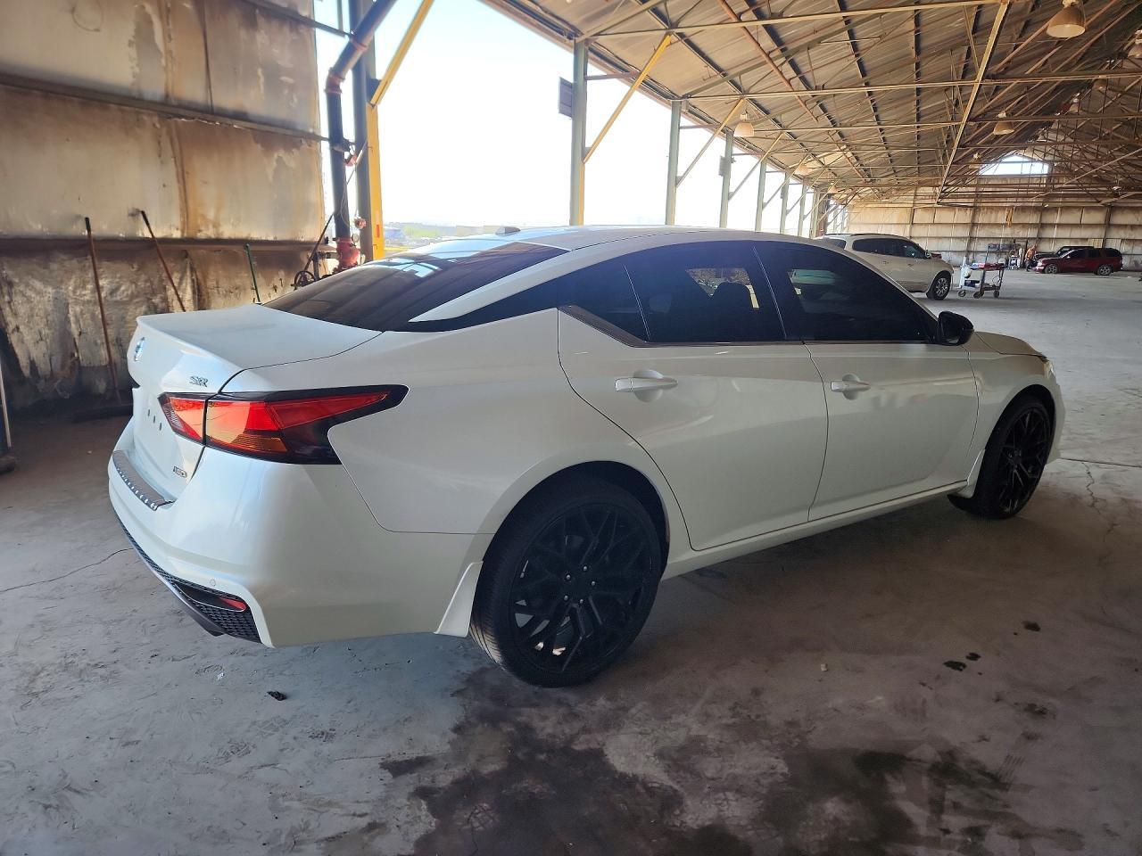 2020 Nissan Altima Sr - Image 3