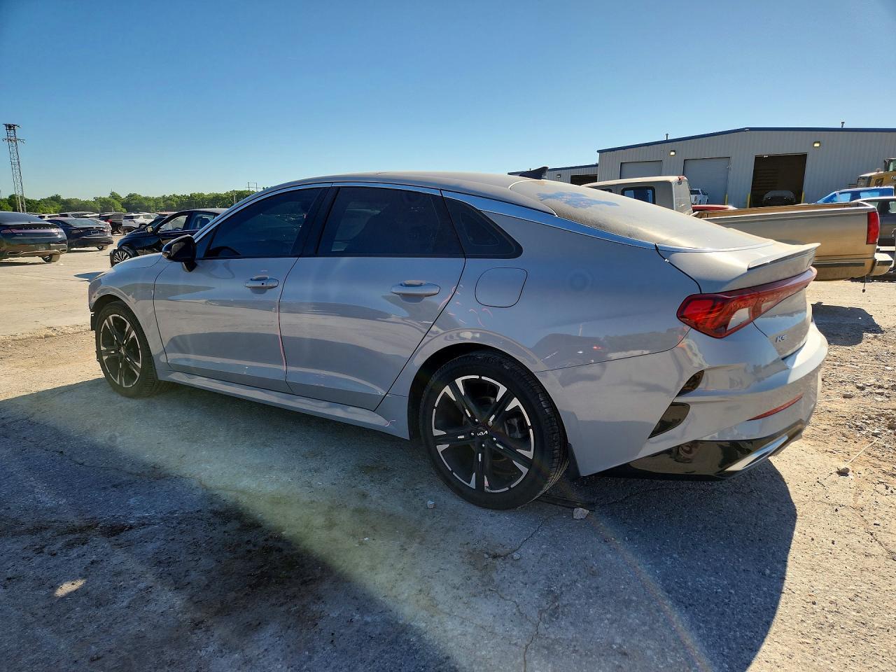 2022 Kia K5 Gt Line - Фото 2
