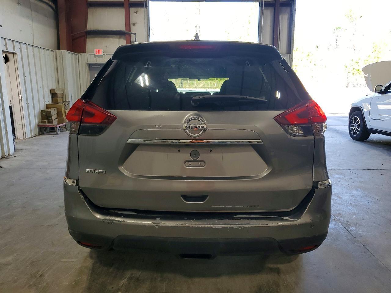 2018 Nissan Rogue Sv - Image 6