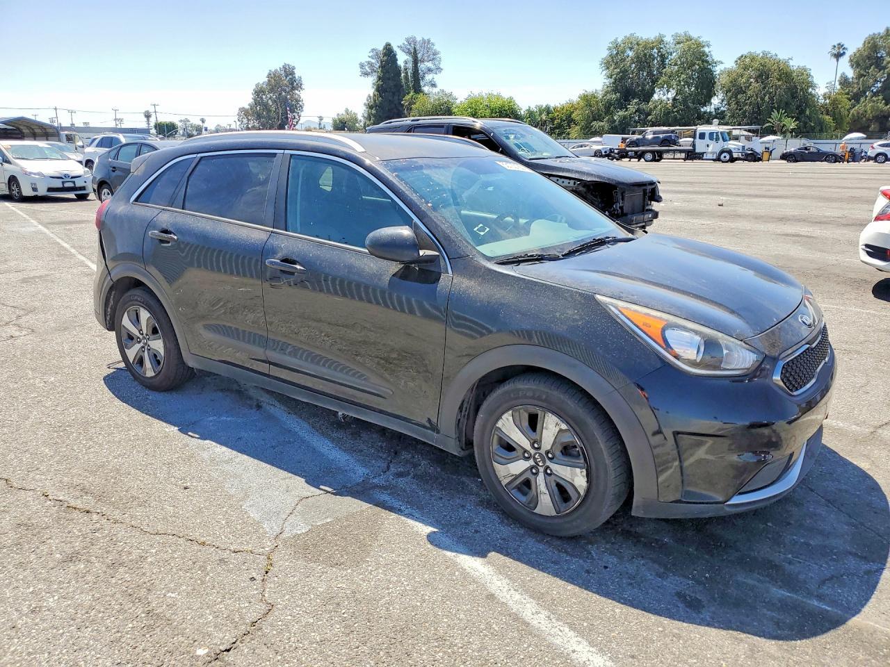 2017 Kia Niro Lx - Image 4