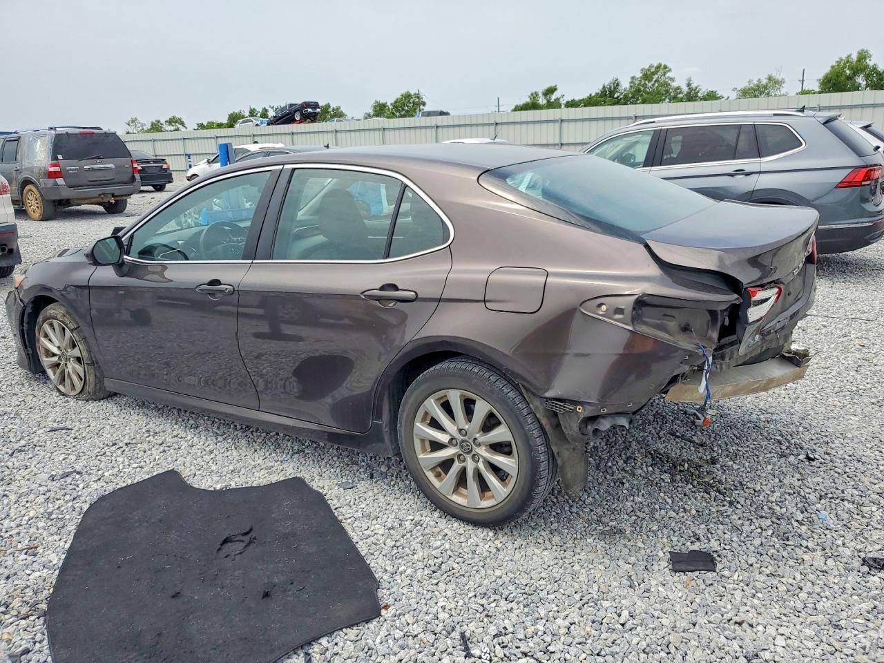 2018 Toyota Camry Le - Image 2