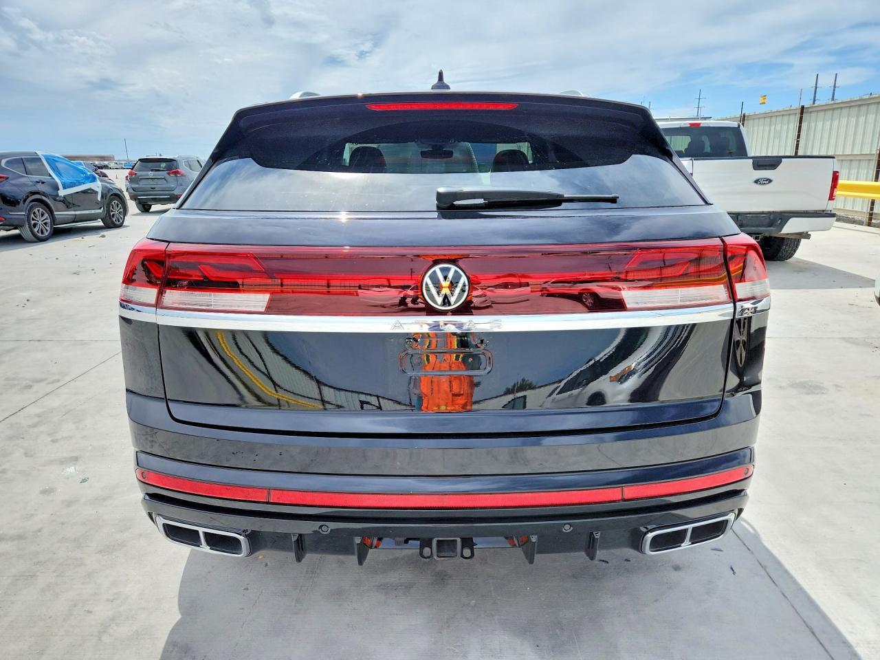 2024 Volkswagen Atlas Cross Sport Sel R-Line - Image 6