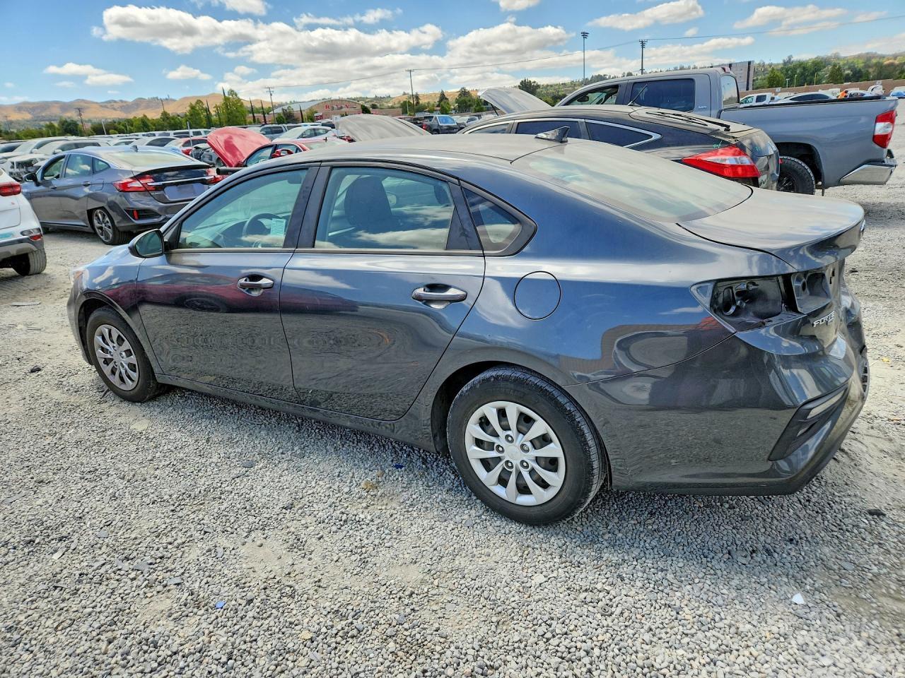 2021 Kia Forte Fe - Фото 2
