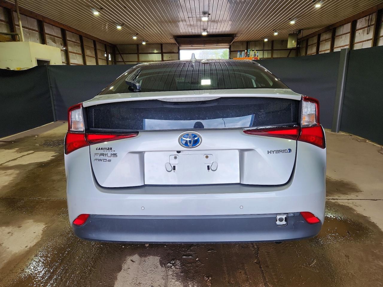 2022 Toyota Prius Le Awd-E - Image 6