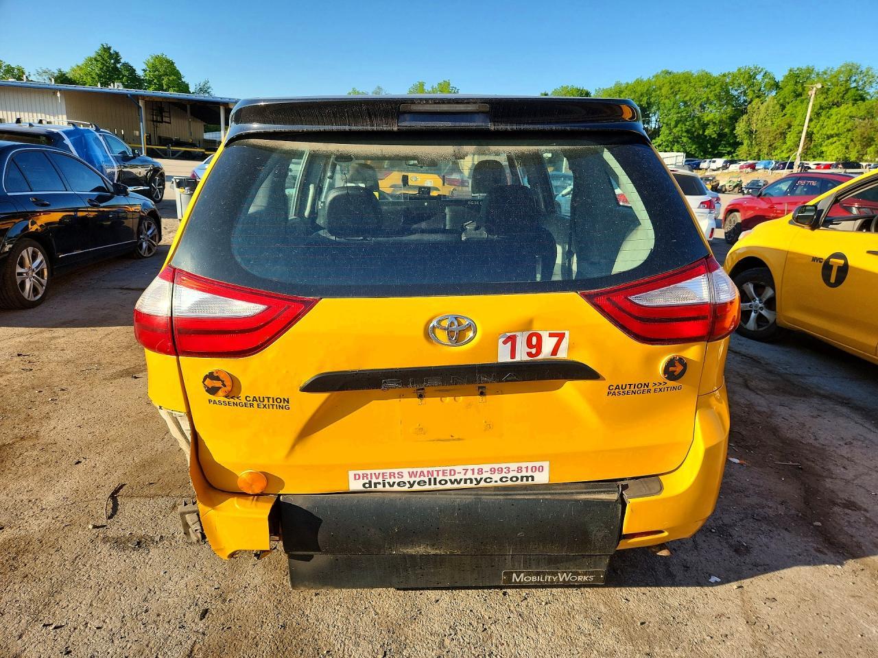 2016 Toyota Sienna L 7-Passenger - Фото 6