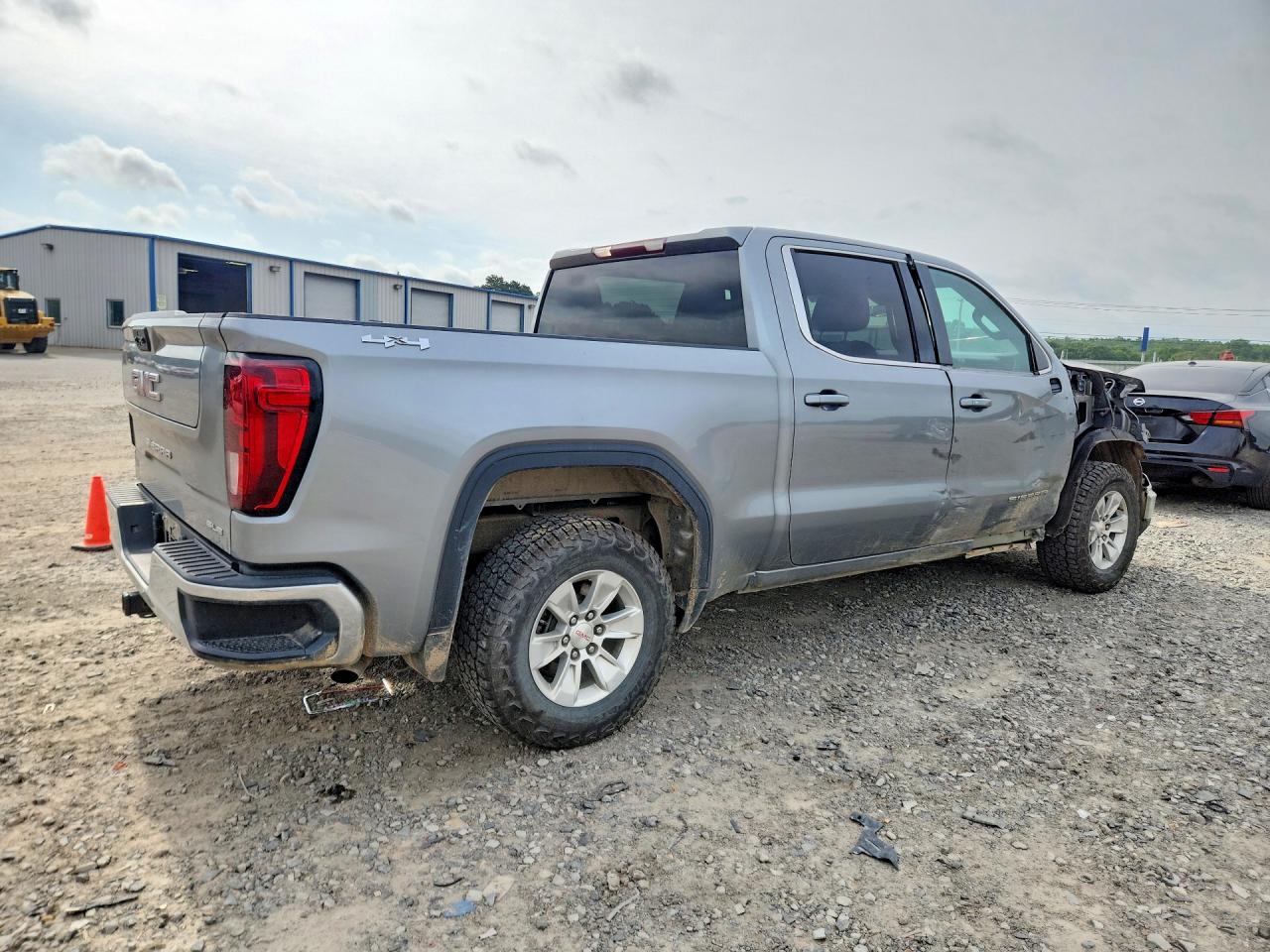 2023 GMC Sierra K1500 Sle - Image 3