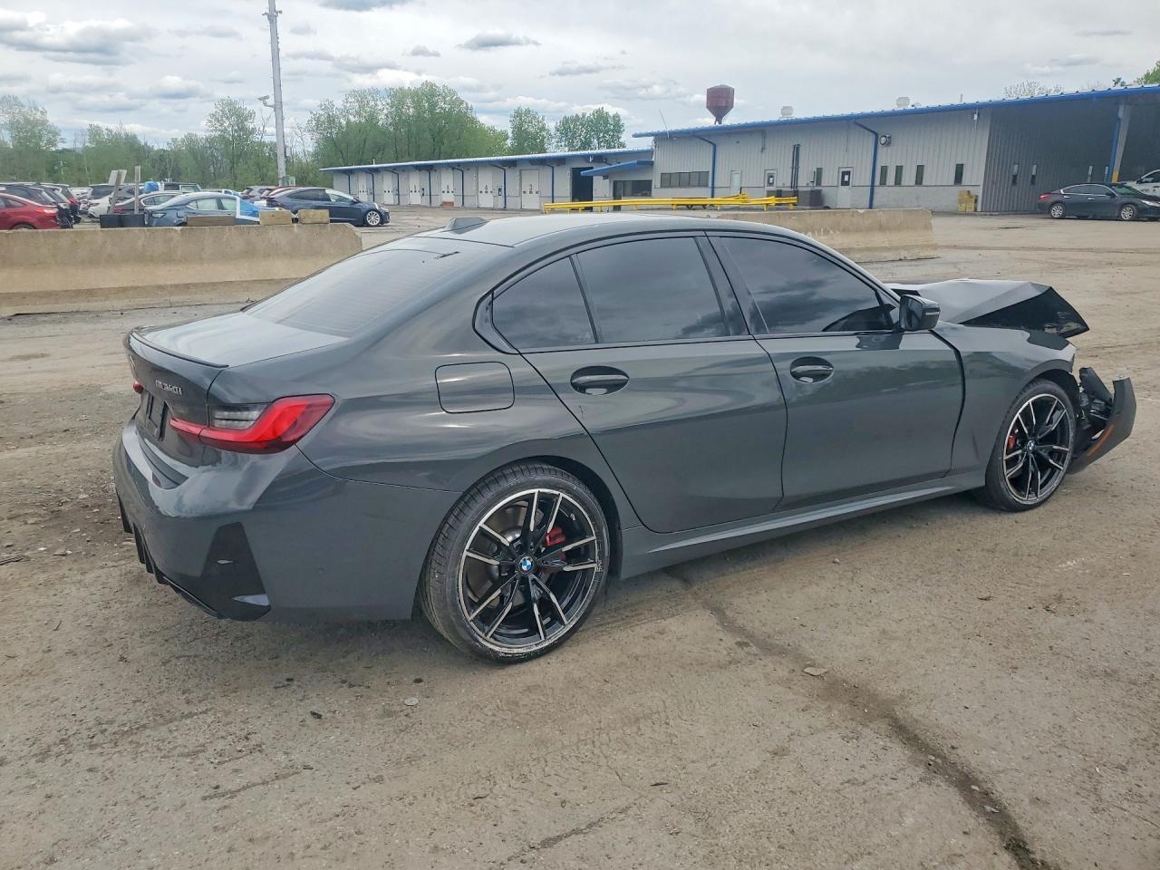 2025 BMW M340Xi - Фото 3