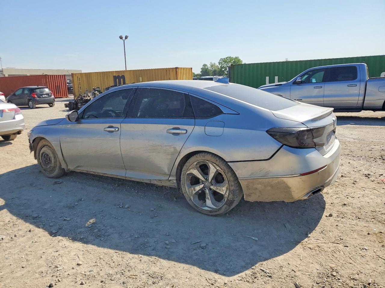 2020 Honda Accord Touring - Image 2