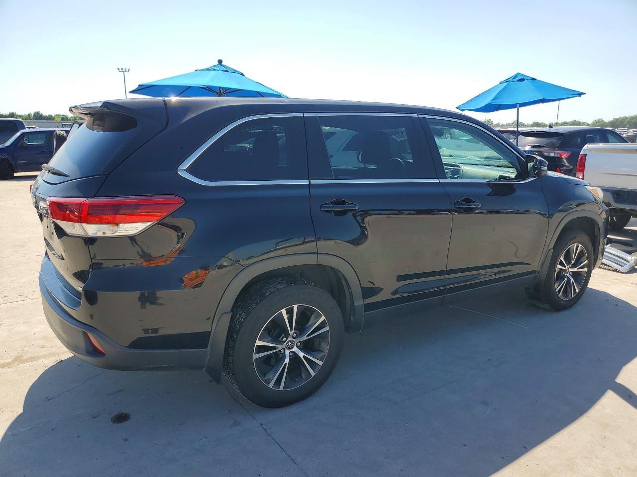 2019 Toyota Highlander Le - Image 3