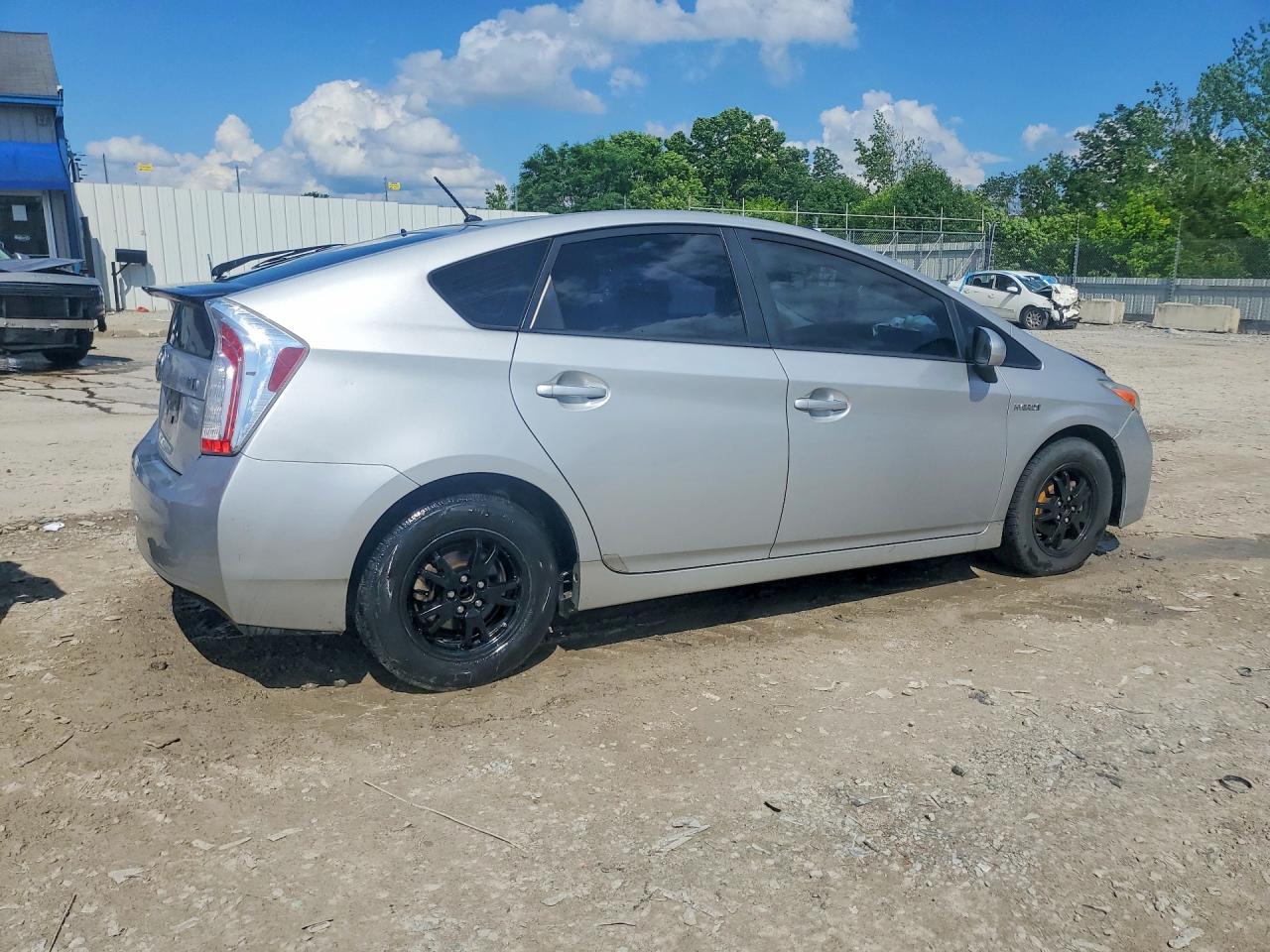 2015 Toyota Prius Two - Image 3