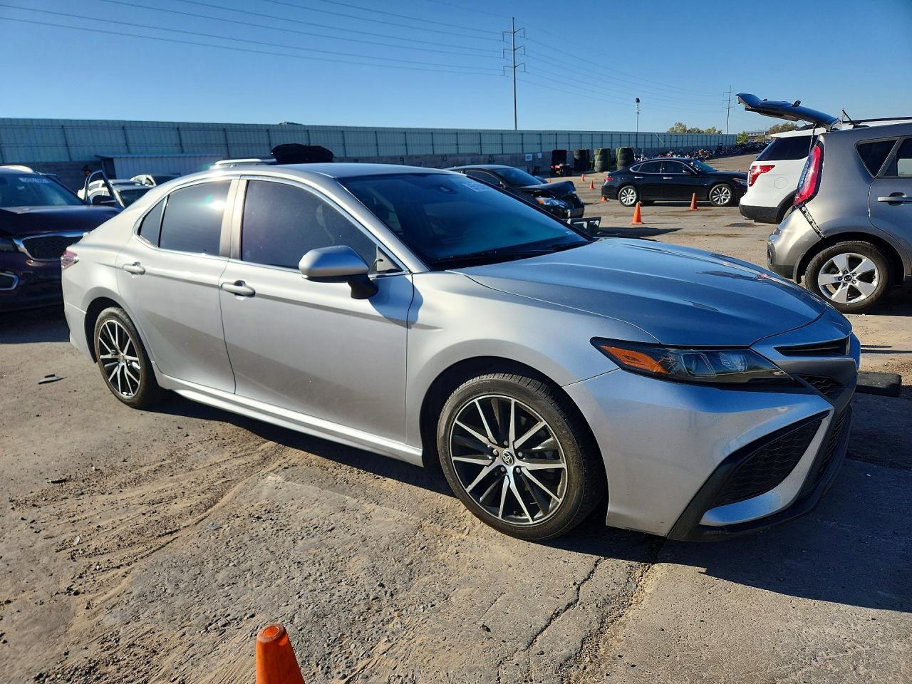 2021 Toyota Camry Se - Фото 4