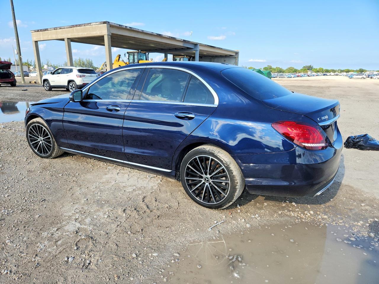 2021 Mercedes-Benz C 300 - Фото 2