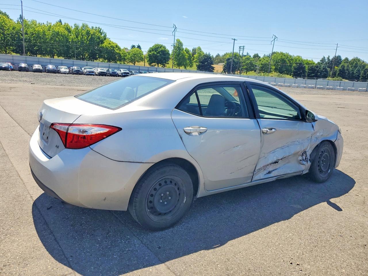 2015 Toyota Corolla Le - Фото 3