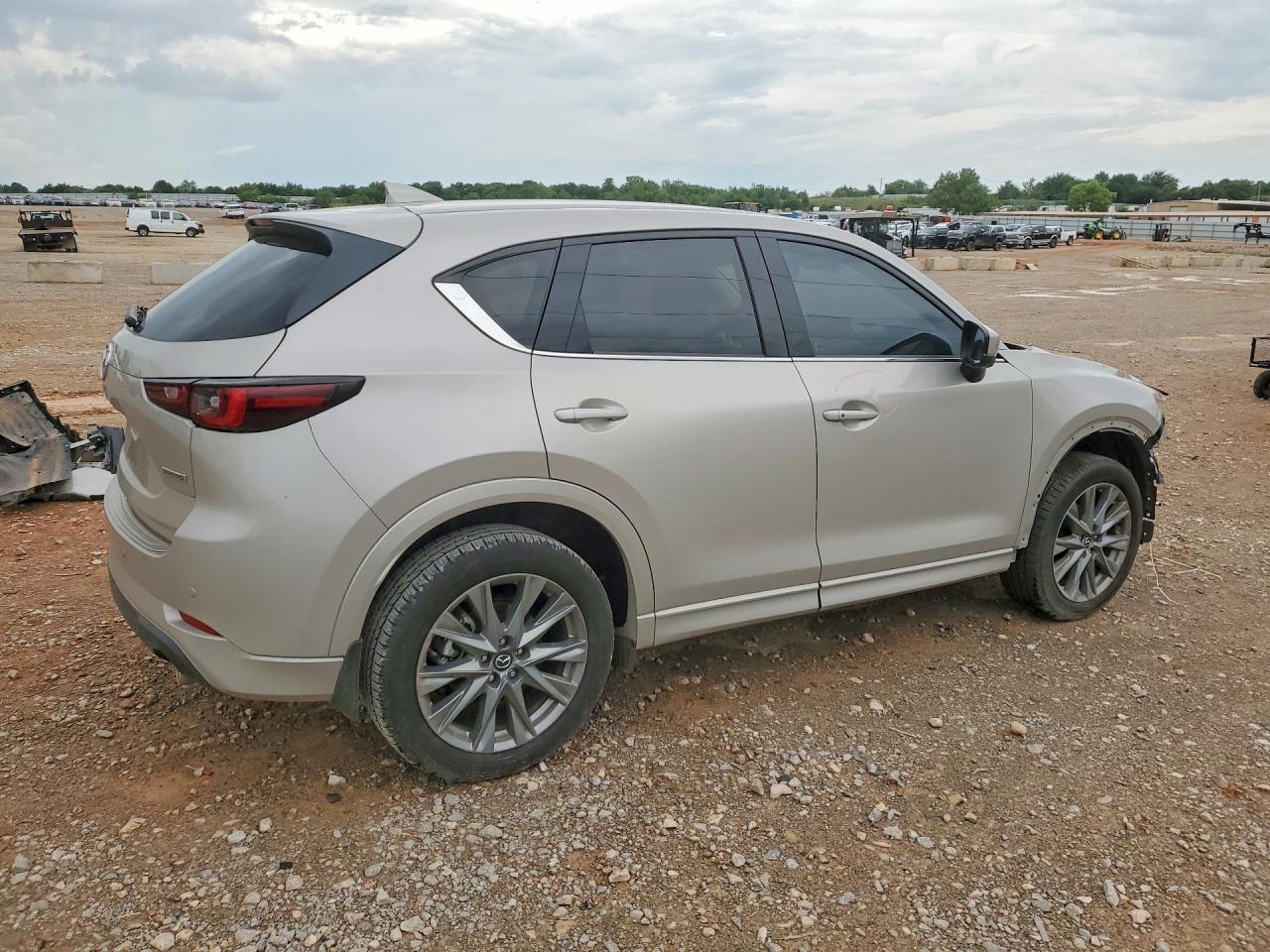 2025 Mazda Cx-5 Premium Plus - Image 3