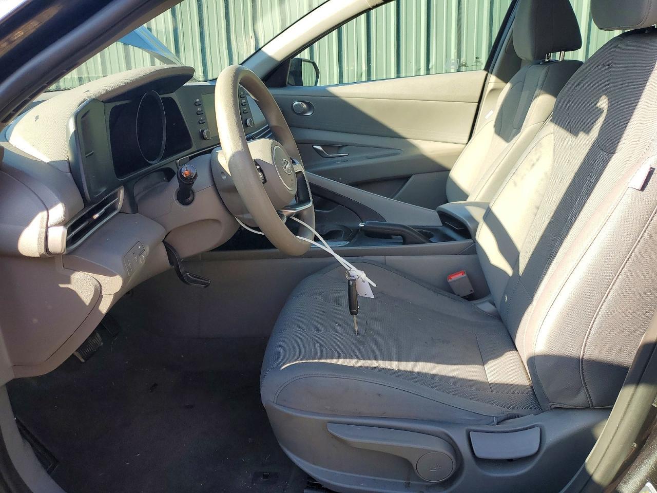 2021 Hyundai Elantra Se - Фото 7