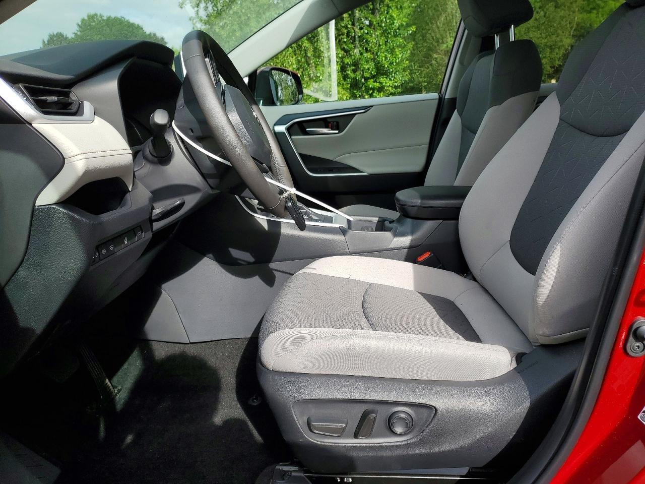 2025 Toyota Rav 4 - Фото 7