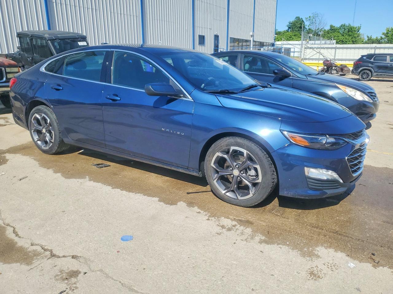 2022 Chevrolet Malibu Lt - Image 4