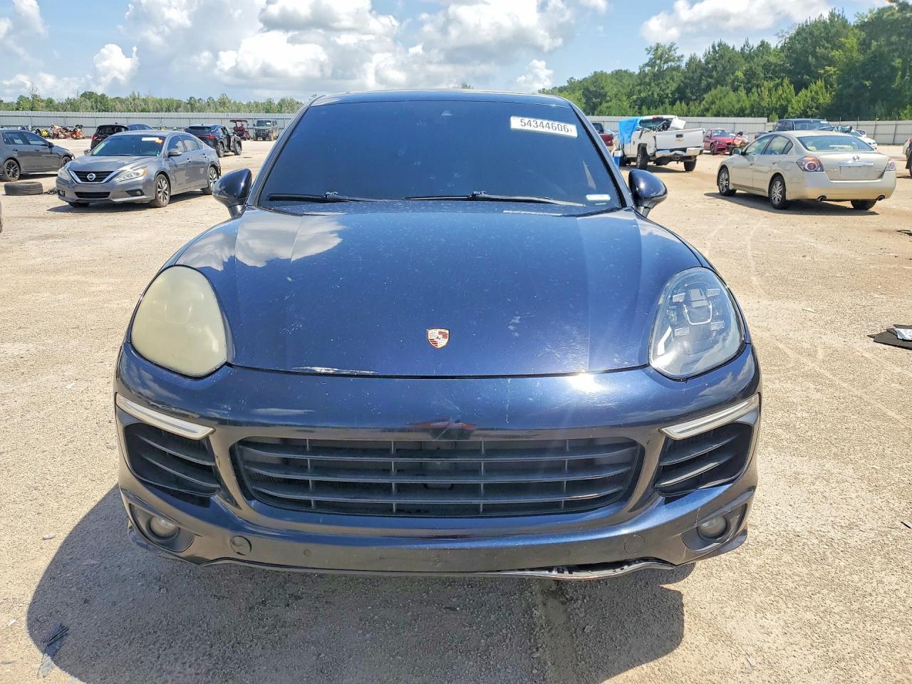 2016 Porsche Cayenne S - Image 5
