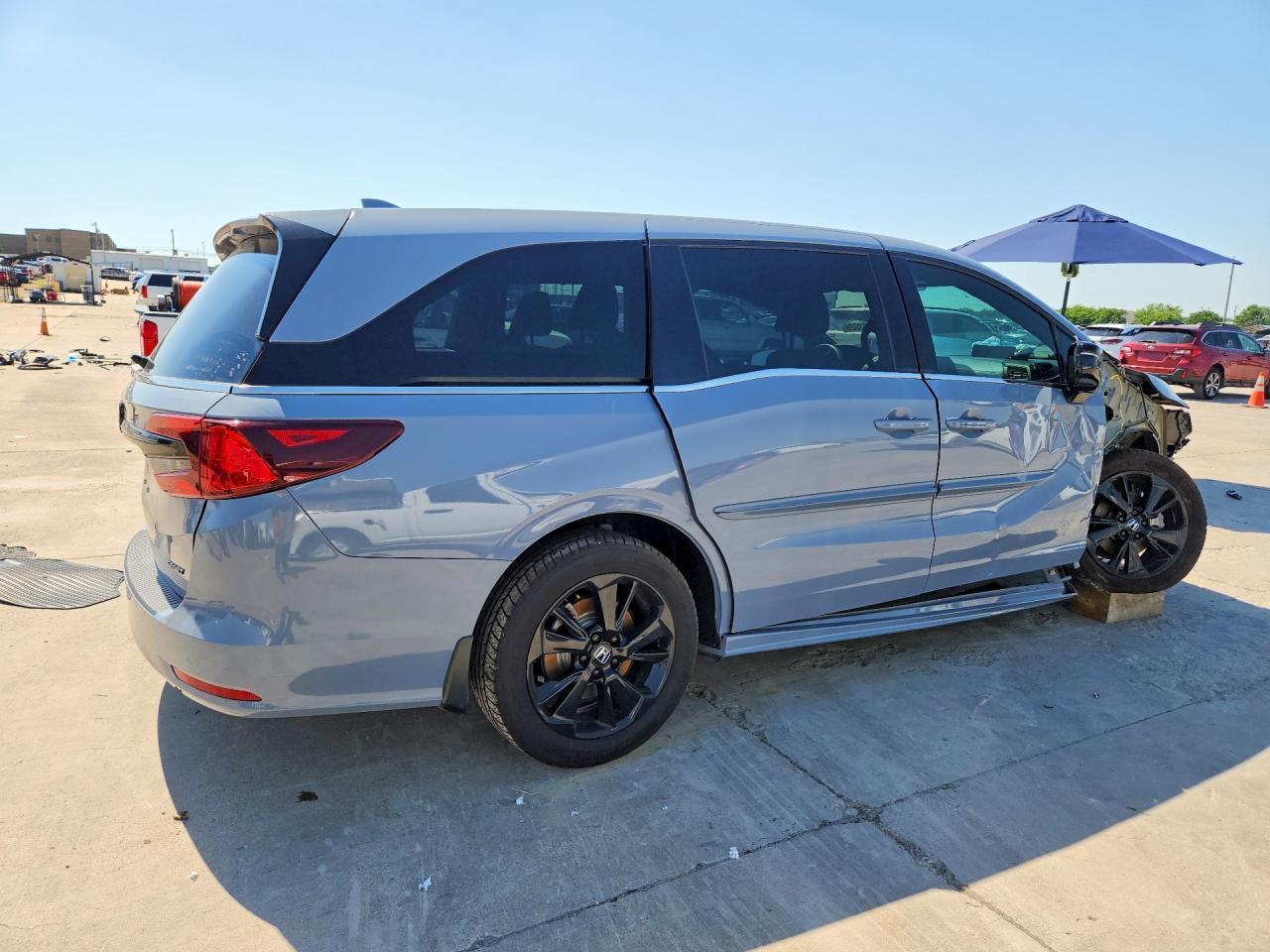 2024 Honda Odyssey Sport - Image 3