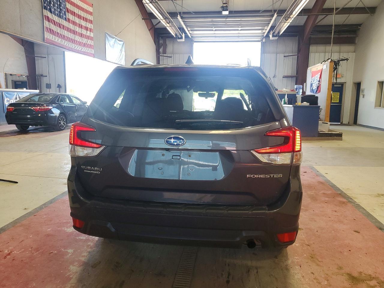 2020 Subaru Forester Premium - Image 6