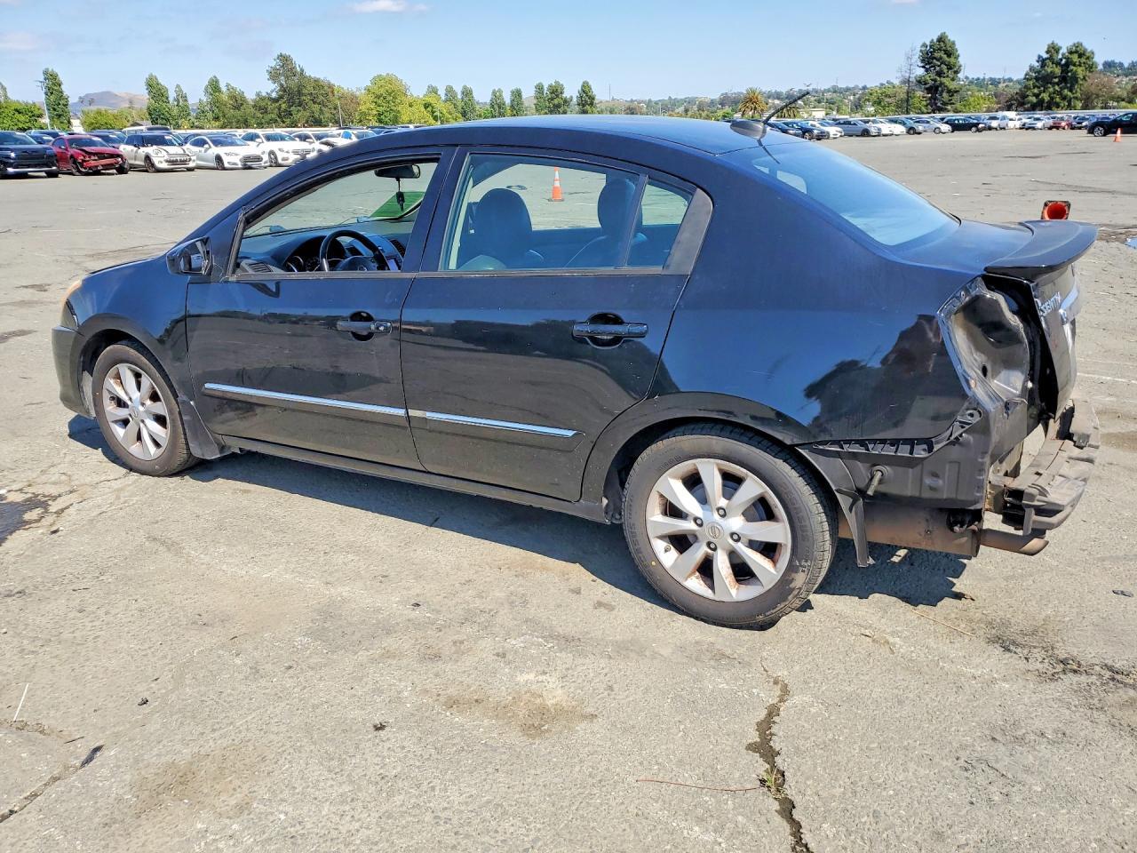 2011 Nissan Sentra 2.0 - Image 2
