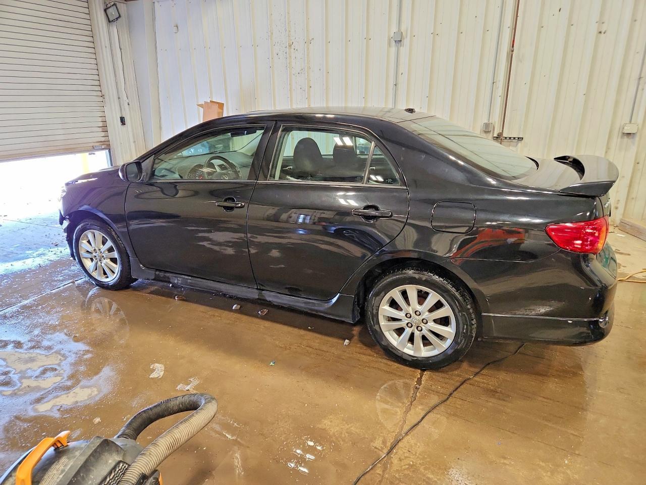 2010 Toyota Corolla S - Фото 2