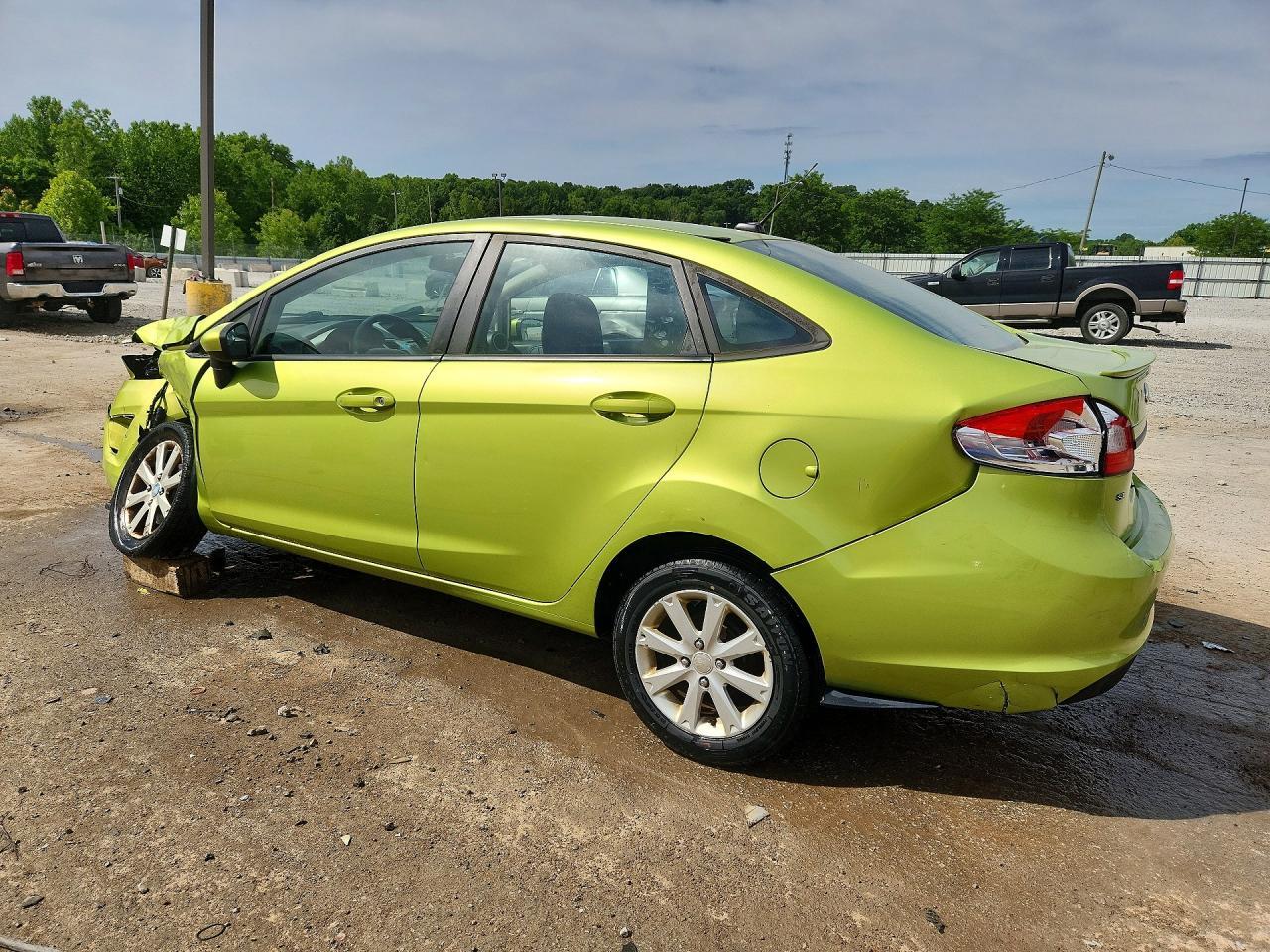 2011 Ford Fiesta Se - Image 2