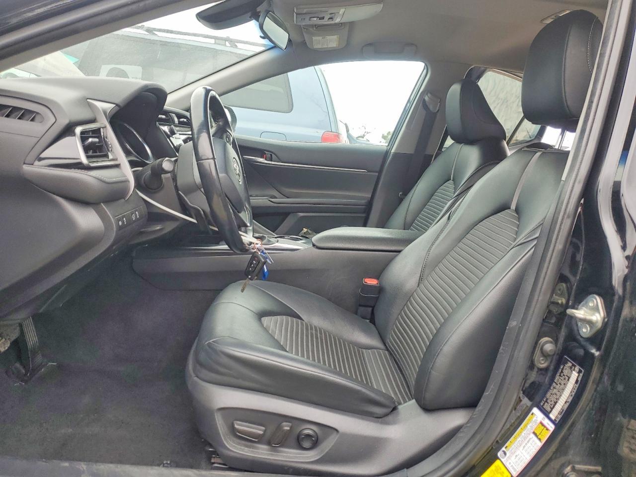 2020 Toyota Camry Se - Фото 7