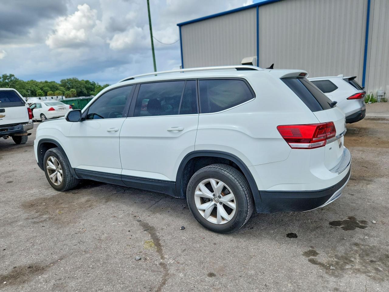 2018 Volkswagen Atlas Se - Image 2