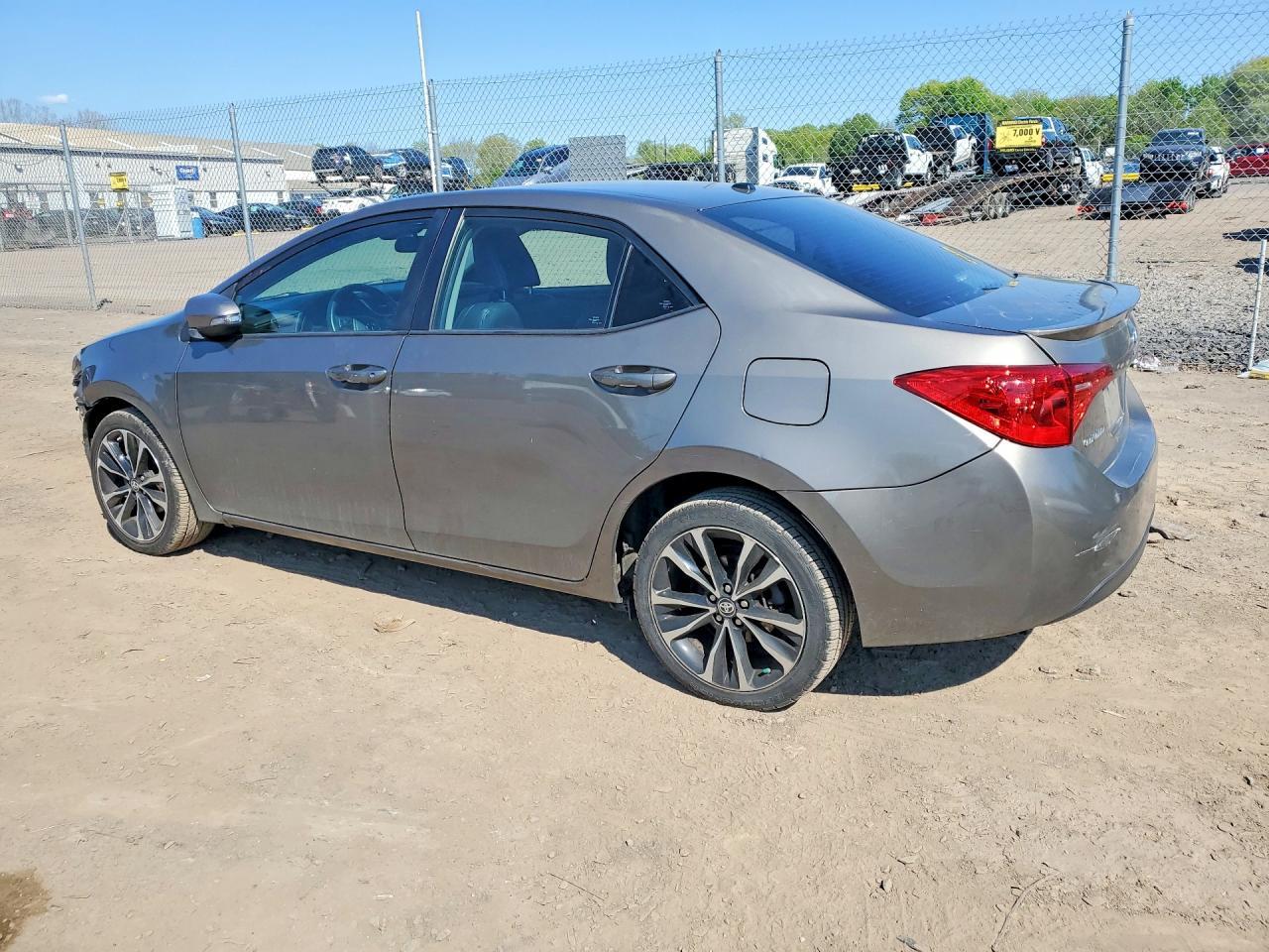2018 Toyota Corolla Se - Фото 2