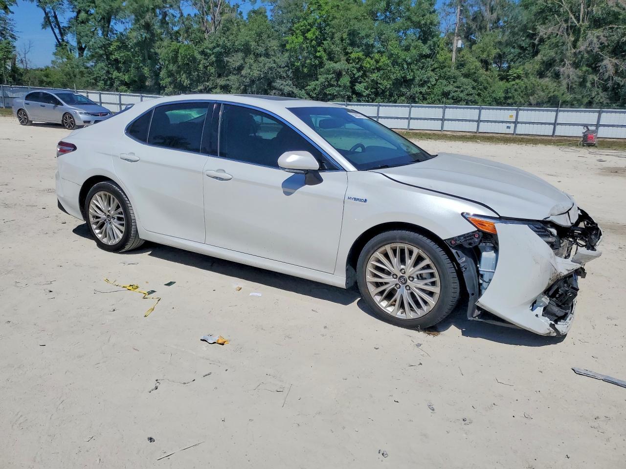 2018 Toyota Camry Hybrid Xle - Фото 4