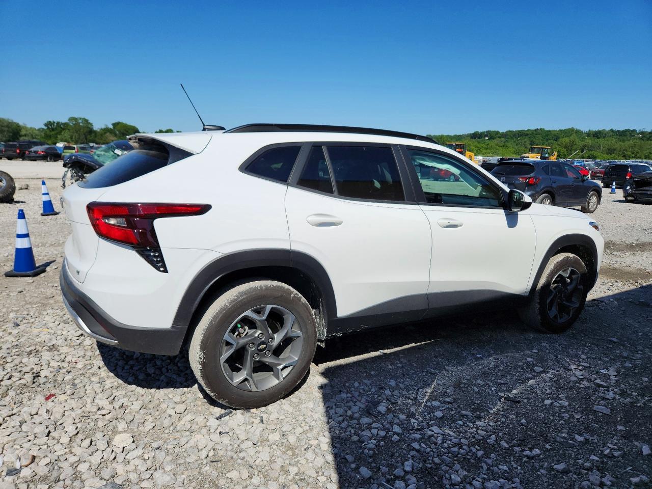 2025 Chevrolet Trax 1Lt - Фото 3