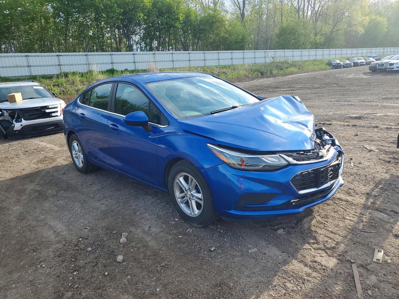 2018 Chevrolet Cruze Lt - Image 4