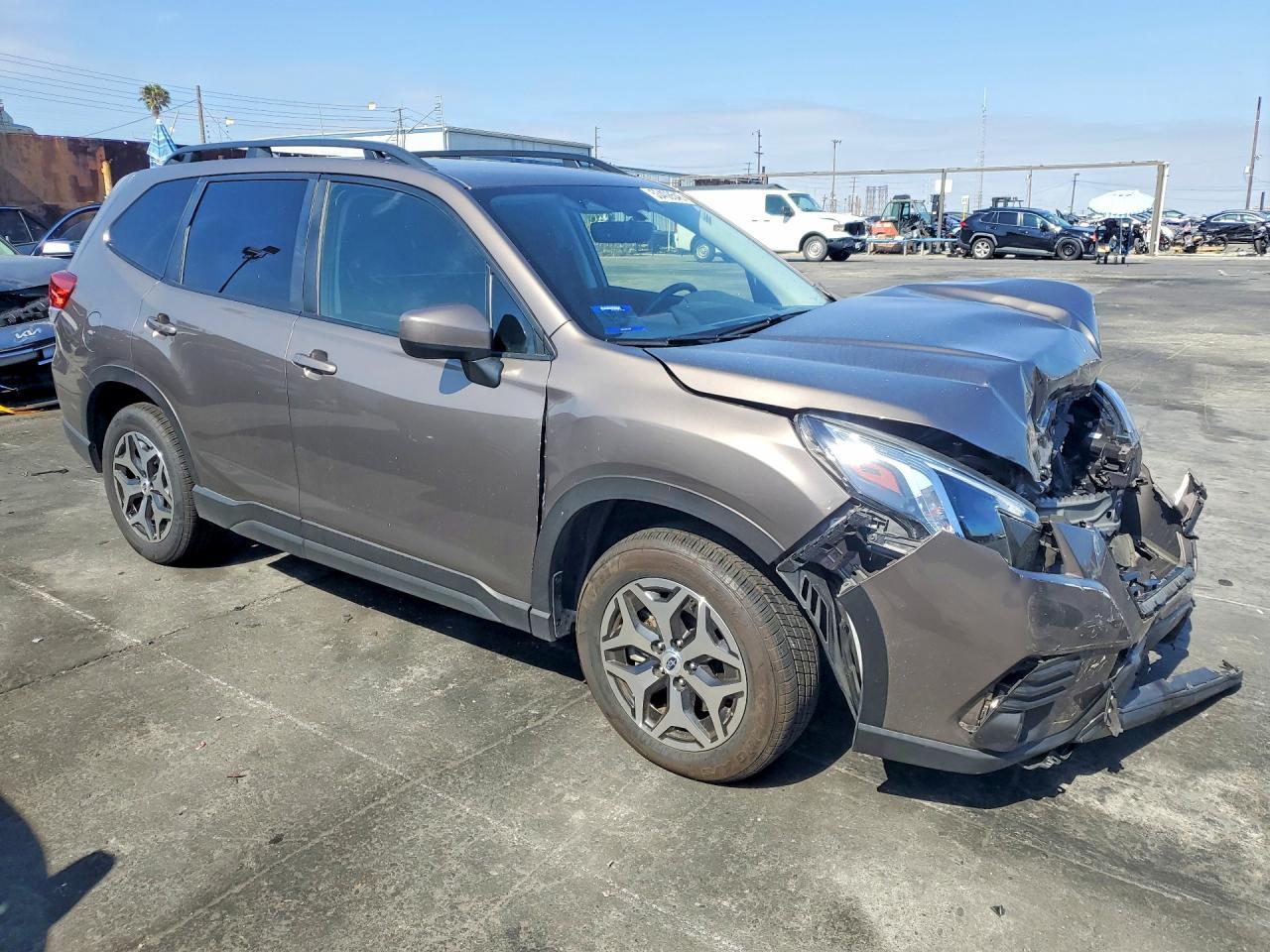 2023 Subaru Forester Premium - Image 4