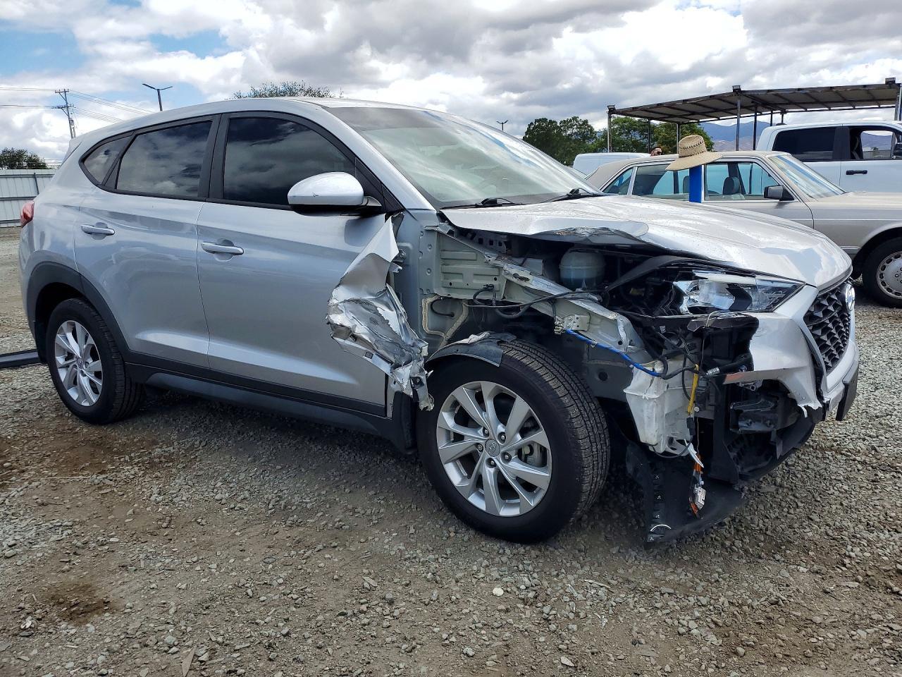 2021 Hyundai Tucson Se - Image 4