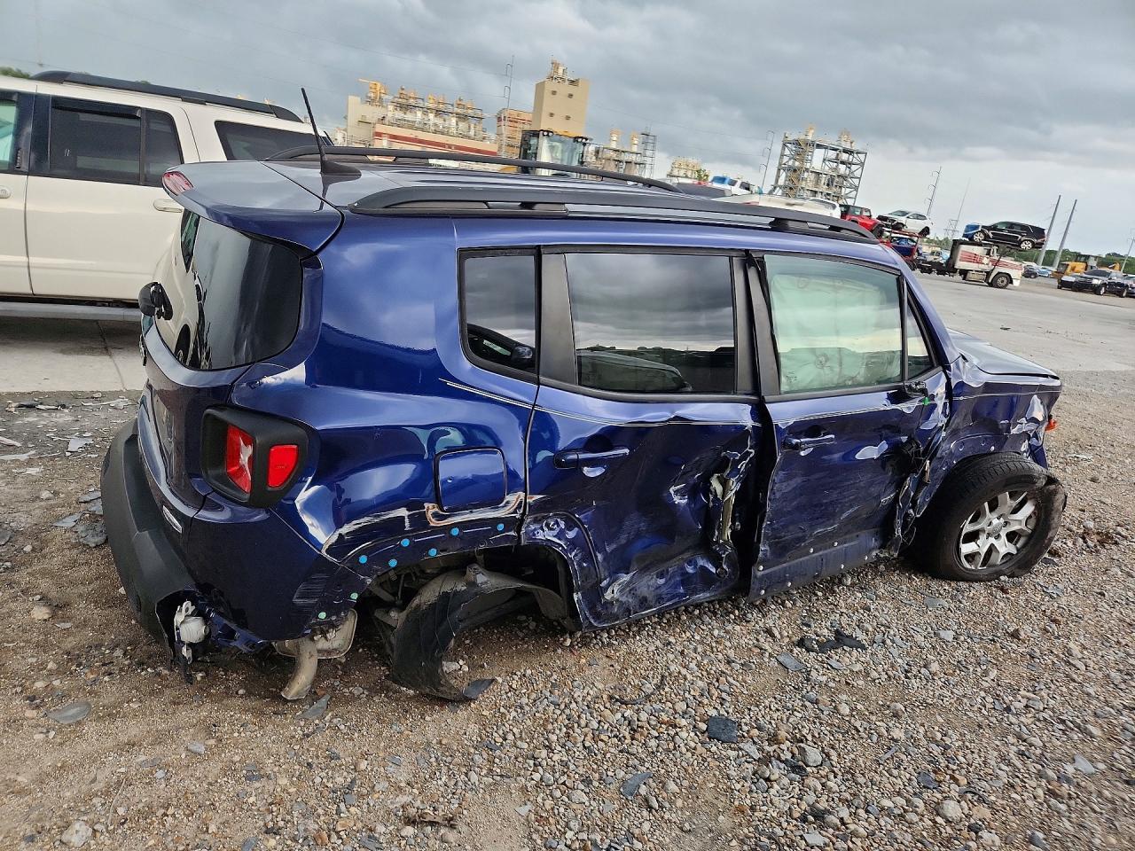 2018 Jeep Renegade - Image 3