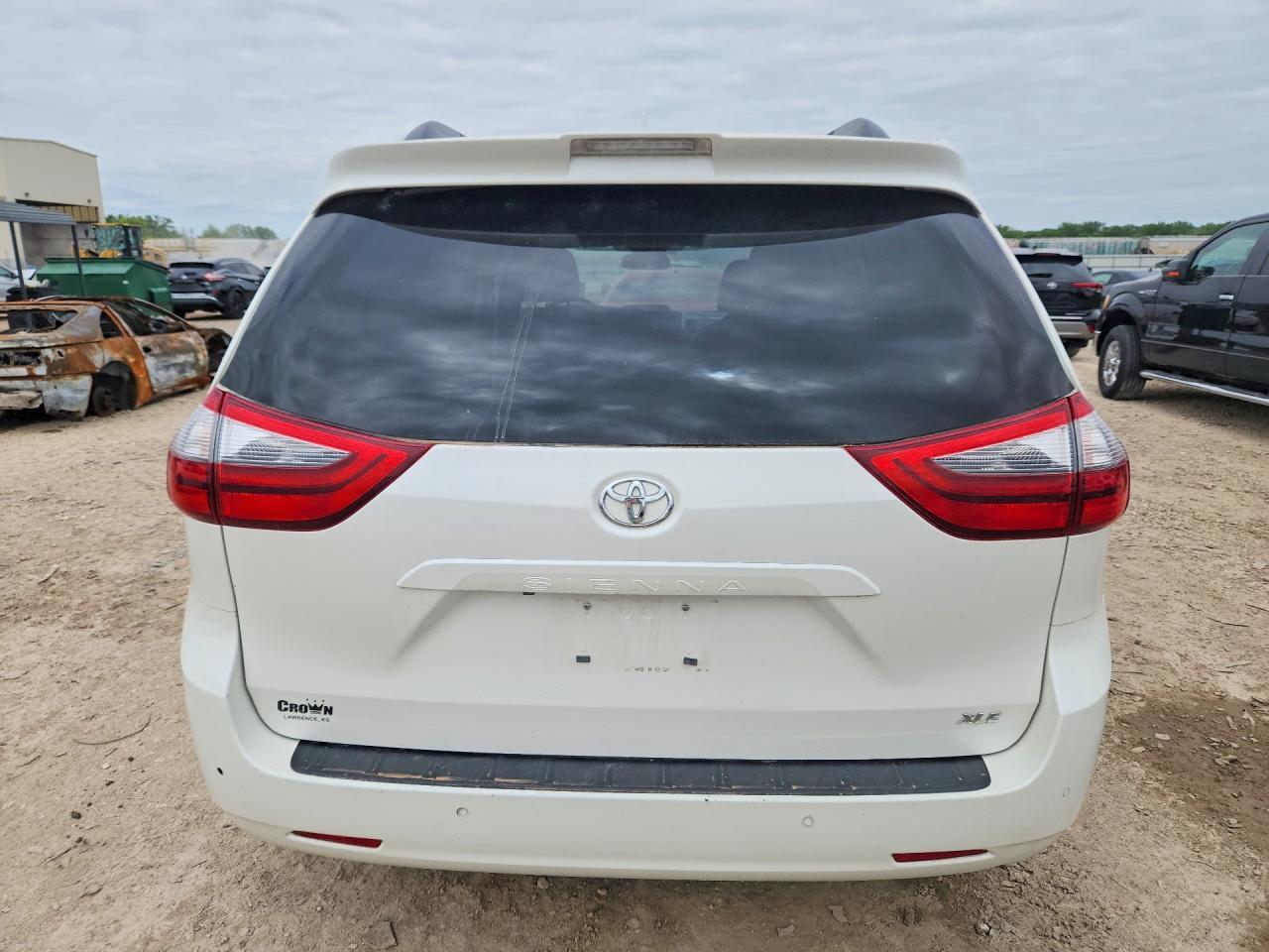 2020 Toyota Sienna Xle 8-Passenger - Фото 6