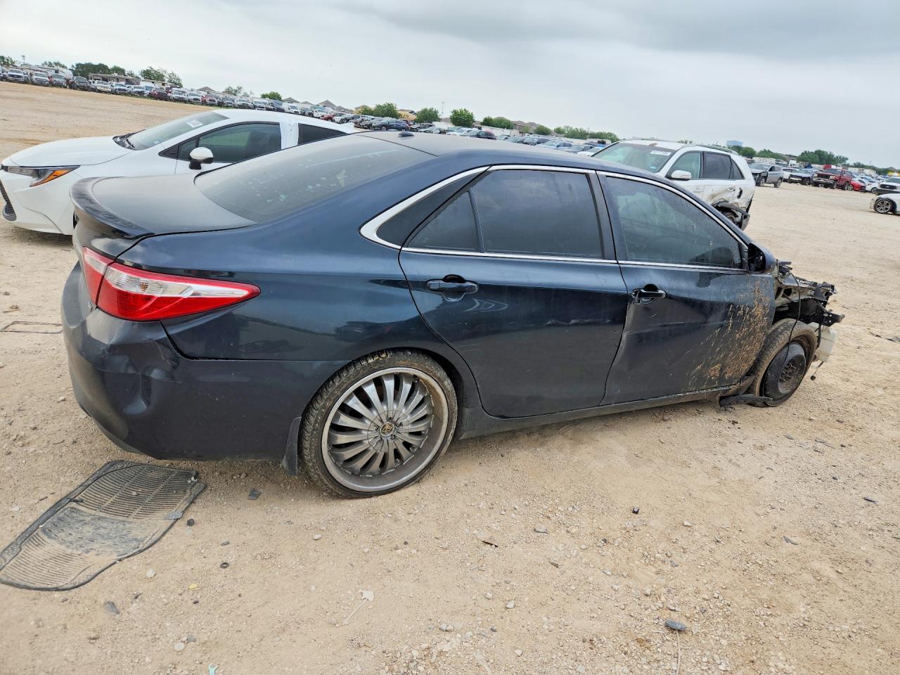 2017 Toyota Camry Xse - Фото 3