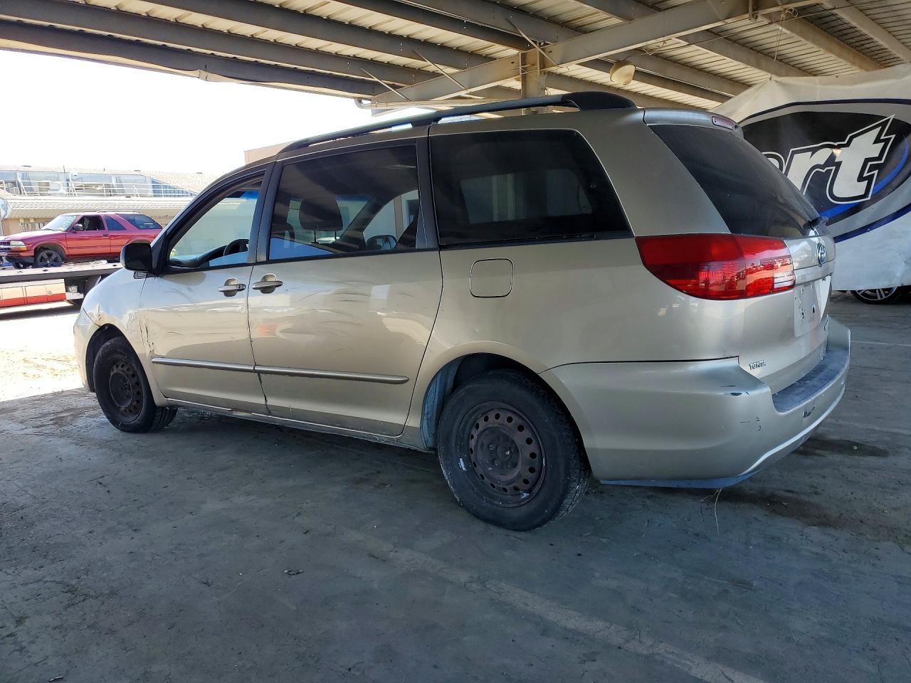 2004 Toyota Sienna Le 8 Passenger - Фото 2