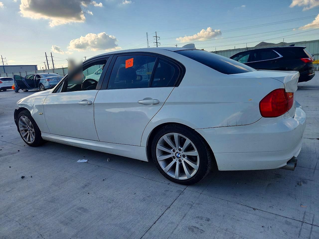 2011 BMW 328 I Sulev - Image 2