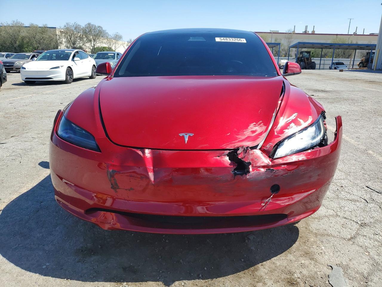 2025 Tesla Model 3 - Фото 5